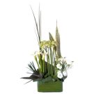 Stylised white bouquet (height 50 to 60cm)